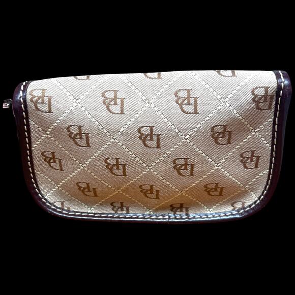 DOONEY AND BOURKE Flap Wristlet Leather Signature Logo Removable Strap DB142 - Picture 3 of 8